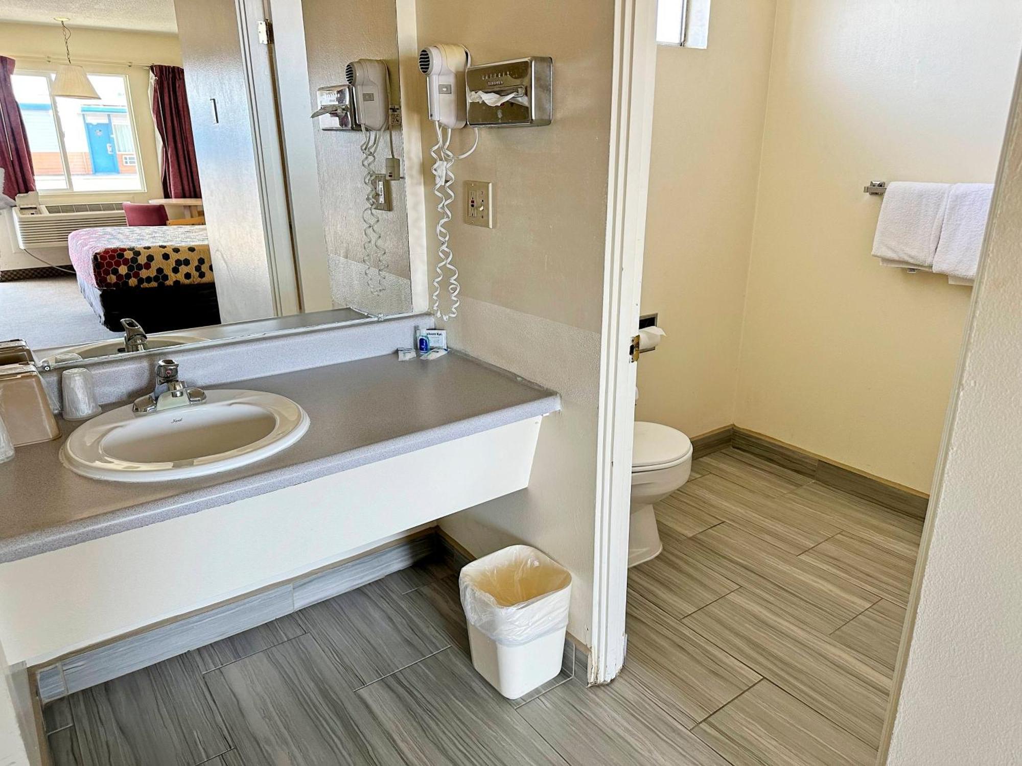 Rodeway Inn Boardman - Hermiston Bagian luar foto
